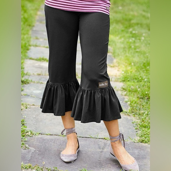 Matilda Jane Onyz Cropped Big Ruffle Pants Size Medium - Picture 1 of 5
